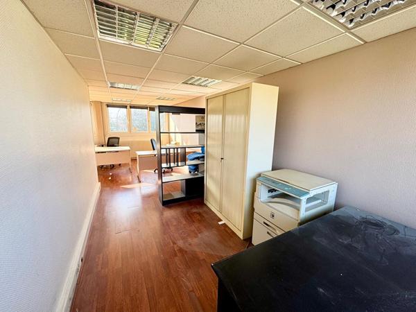 Immobilier professionnel à vendre -Bureaux Bois Guillaume 72 m2 - beaux secteur