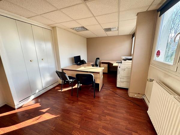 Immobilier professionnel à vendre -Bureaux Bois Guillaume 72 m2 - beaux secteur