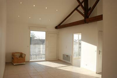 APPARTEMENT T3 A LOUER A L'ANNEE - 1er étage