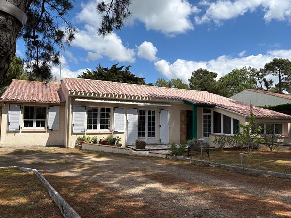 Maison Saint Hilaire De Riez 3 ch, véranda, piscine sur 1 000 m2 de terrain