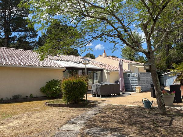 Maison Saint Hilaire De Riez 3 ch, véranda, piscine sur 1 000 m2 de terrain