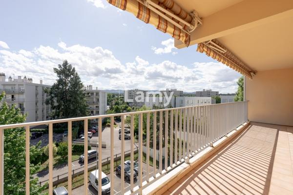 Appartement t5 avec parking et cave. garage en sus 27k€