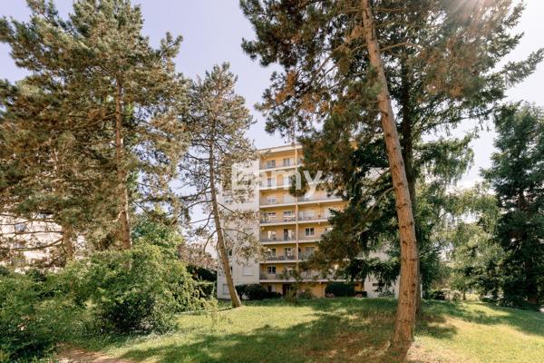 Appartement t5 avec parking et cave. garage en sus 27k€