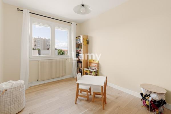 Appartement t5 avec parking et cave. garage en sus 27k€