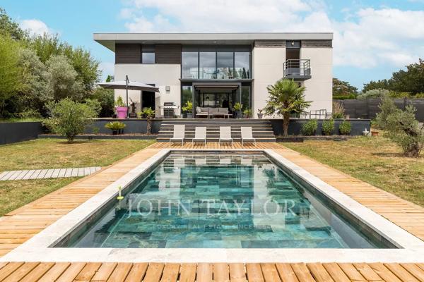 LÉOGNAN - MAISON D'ARCHITECTE - JOHN TAYLOR
