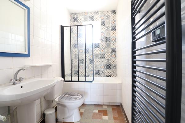 SAINT PALAIS SUR MER - 400 M PLAGE DU BUREAU ET DES COMMERCES - APPARTEMENT 87 M² HABITABLES AVEC JARDIN