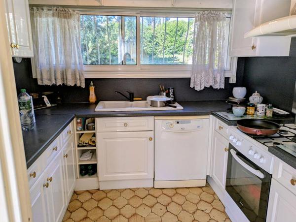 Calas ,maison 5 pièces, plein sud de103 m2, Jardin , garage fermé, place de parking