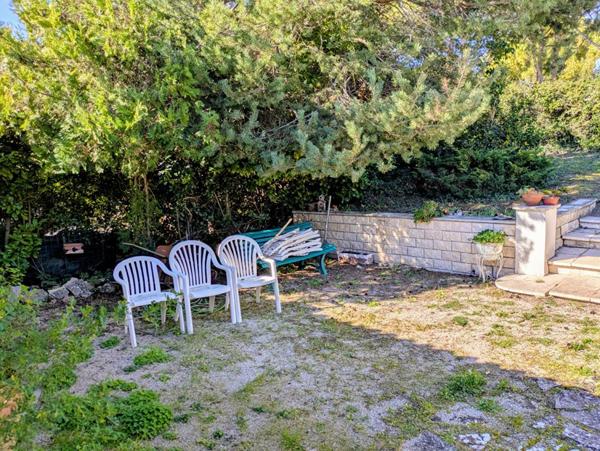 Calas ,maison 5 pièces, plein sud de103 m2, Jardin , garage fermé, place de parking