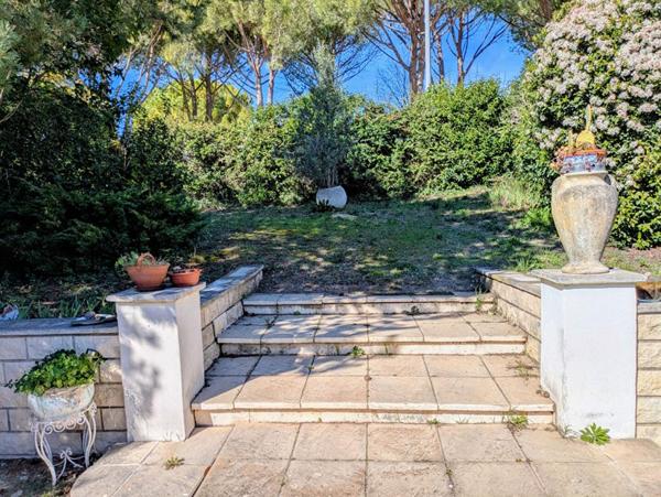 Calas ,maison 5 pièces, plein sud de103 m2, Jardin , garage fermé, place de parking