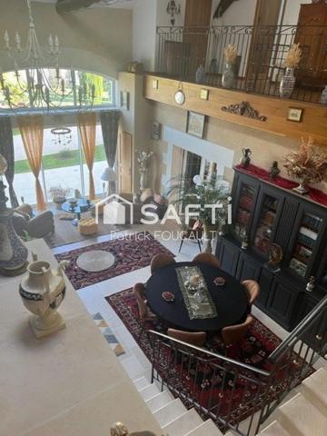 Spacieuse Maison de Maître dans un parc paysager