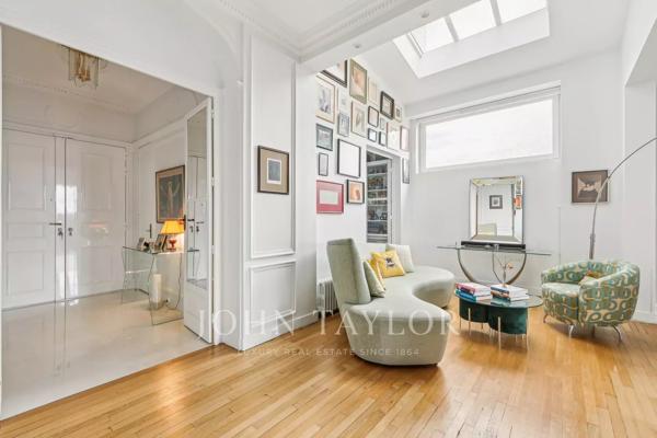 Paris 8ᵉ – Appartement proche du parc Monceau