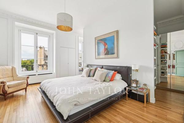 Paris 8ᵉ – Appartement proche du parc Monceau
