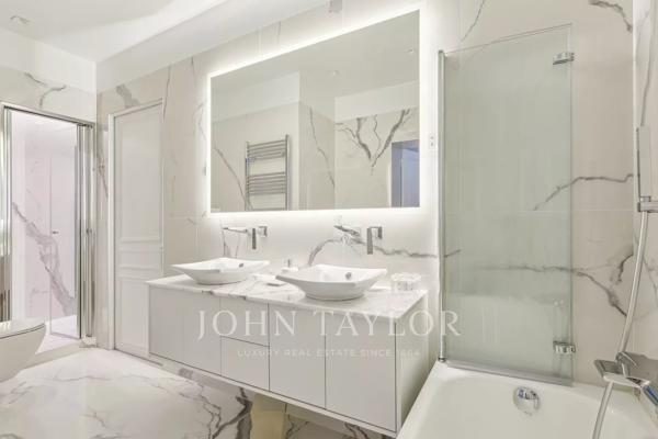 Paris 8ᵉ – Appartement proche du parc Monceau