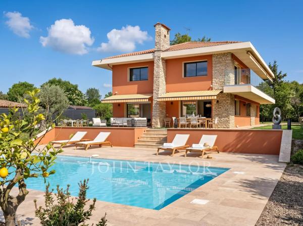 Villa familiale avec 6 chambres à louer Mougins - Domaine privé, piscine chauffée, 6 chambres
