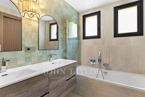 Villa familiale avec 6 chambres à louer Mougins - Domaine privé, piscine chauffée, 6 chambres