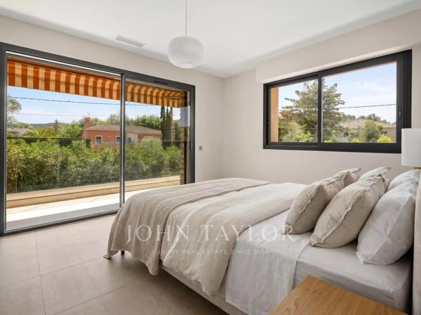Villa familiale avec 6 chambres à louer Mougins - Domaine privé, piscine chauffée, 6 chambres