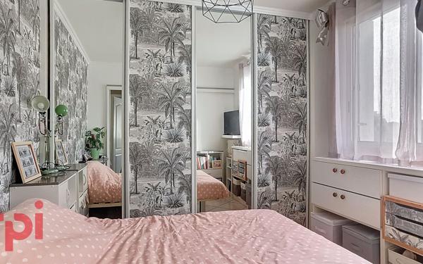 Appartement à vendre    2 pièces •  Toulon