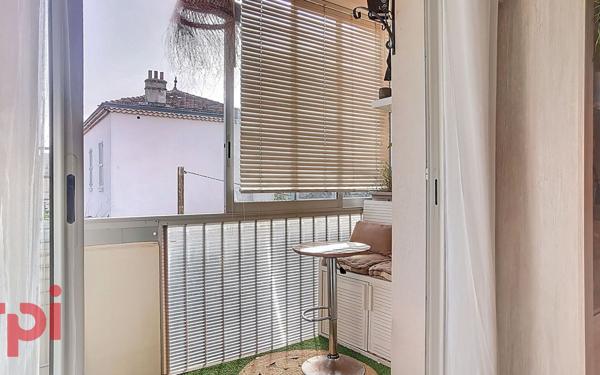 Appartement à vendre    2 pièces •  Toulon