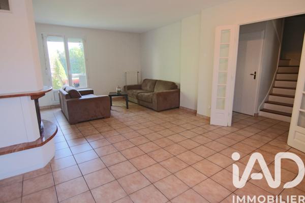 Maison à vendre 6 pièces 109 m² Savigny-le-Temple