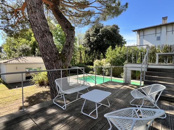 ROYAN - QUARTIER DU PARC - 200 M PLAGE ET COMMERCES - Belle Villa avec Piscine et Dépendance