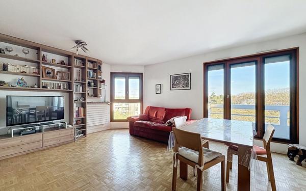 Appartement à vendre    4 pièces • 100,49 m2 Suresnes