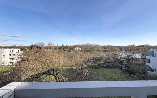 Appartement à vendre    4 pièces • 100,49 m2 Suresnes