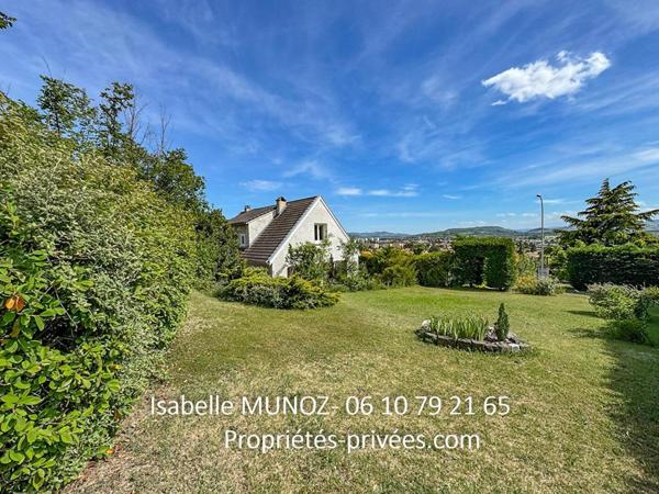 Cournon, maison indépendante F5 avec dépendances et jardin
