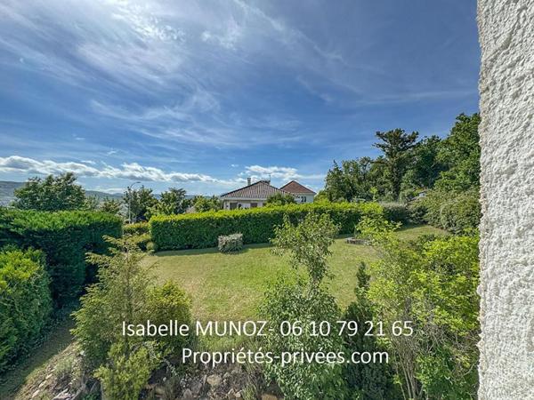 Cournon, maison indépendante F5 avec dépendances et jardin