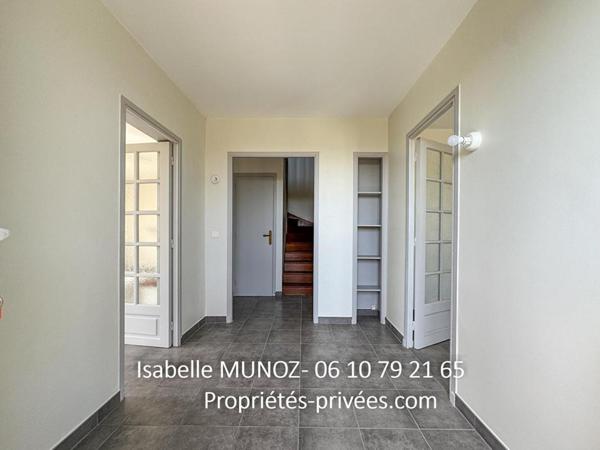 Cournon, maison indépendante F5 avec dépendances et jardin