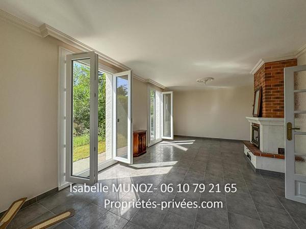 Cournon, maison indépendante F5 avec dépendances et jardin