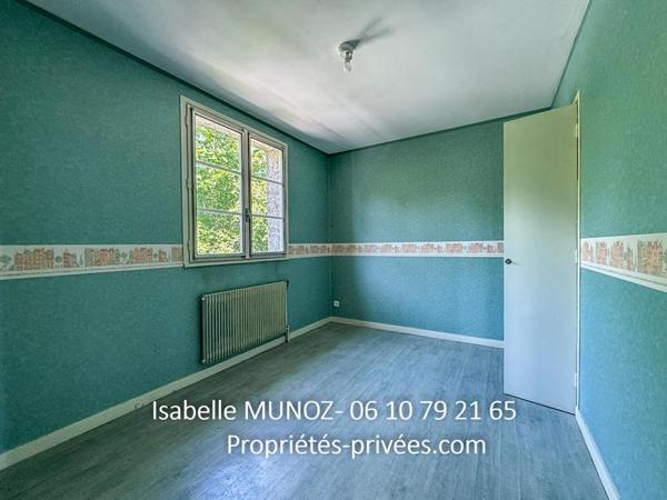 Cournon, maison indépendante F5 avec dépendances et jardin