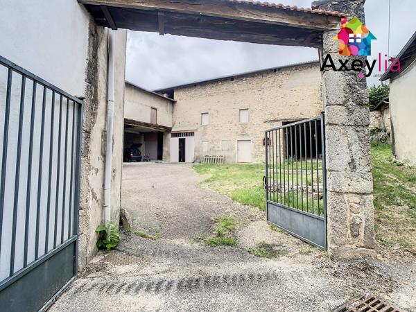 Renaison (42370) A VENDRE- RENAISON CENTRE- IMMEUBLE + ANCIEN CUVAGE