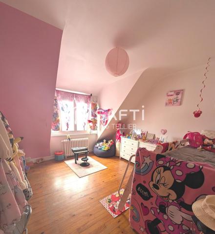 Habitation de 100 m2 + local commerce  160 m2