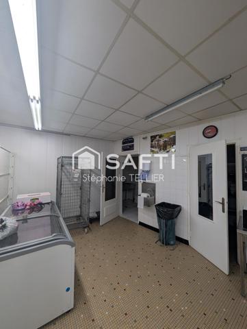 Habitation de 100 m2 + local commerce  160 m2