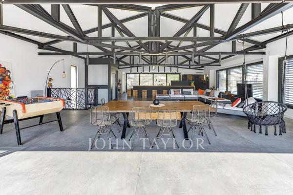 Villa contemporaine avec rooftop piscine – Secteur recherché de Bandol