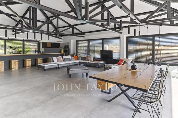 Villa contemporaine avec rooftop piscine – Secteur recherché de Bandol