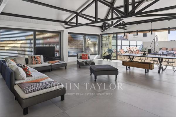 Villa contemporaine avec rooftop piscine – Secteur recherché de Bandol