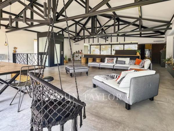 Villa contemporaine avec rooftop piscine – Secteur recherché de Bandol