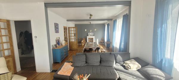 Centre ville, 6 chambres, ascenseur, Jardin clos de murs