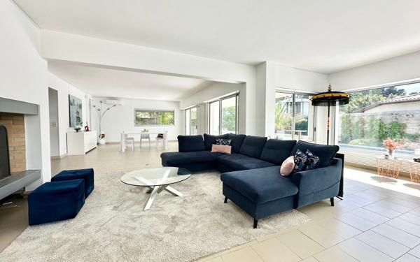 Maison à vendre    6 pièces • 180 m2 Eysines