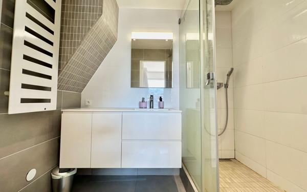 Maison à vendre    6 pièces • 180 m2 Eysines