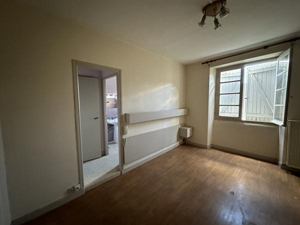 Gurmençon (64400) Immeuble de 1120 m² d'exploitation à Gurmençon