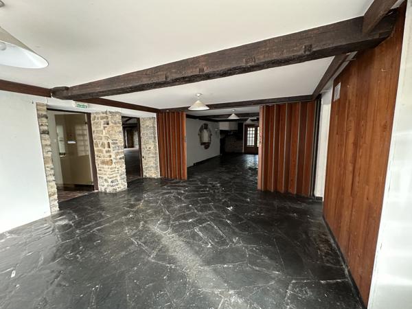 Gurmençon (64400) Immeuble de 1120 m² d'exploitation à Gurmençon