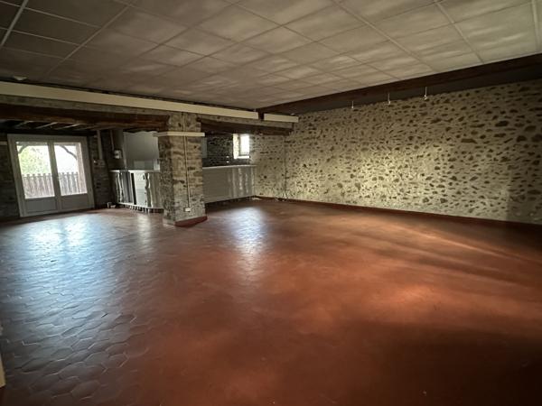 Gurmençon (64400) Immeuble de 1120 m² d'exploitation à Gurmençon