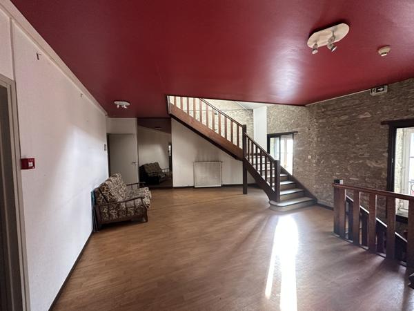 Gurmençon (64400) Immeuble de 1120 m² d'exploitation à Gurmençon