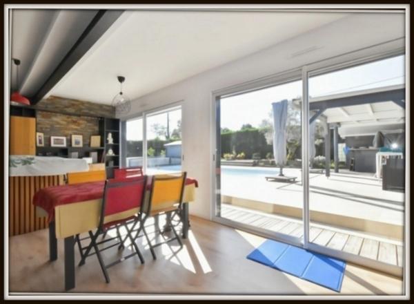 PROCHE DAX ( 10 mn côté EST ) - MAGNIFIQUE VILLA T7 de 2007 Plain Pied - PISCINE - 4 SALLES D'EAU