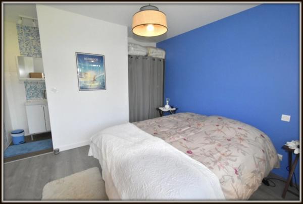 PROCHE DAX ( 10 mn côté EST ) - MAGNIFIQUE VILLA T7 de 2007 Plain Pied - PISCINE - 4 SALLES D'EAU