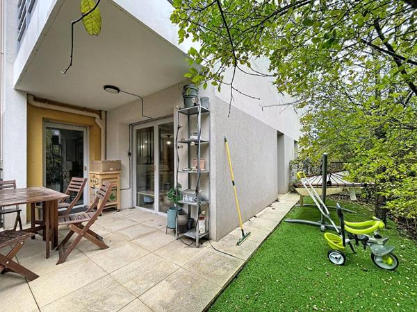 Appartement - Pierre-Bénite (Le Perron) + garage double 35 m²