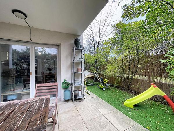 Appartement - Pierre-Bénite (Le Perron) + garage double 35 m²