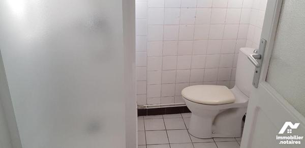 En Exclusivité, Maison Charentaise Proche du port comprenant : entrée, salon, cuisine, salle d'...